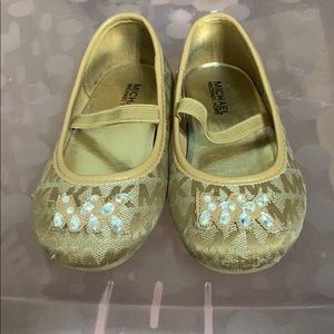 Bge/light brown toddler shoe size 9